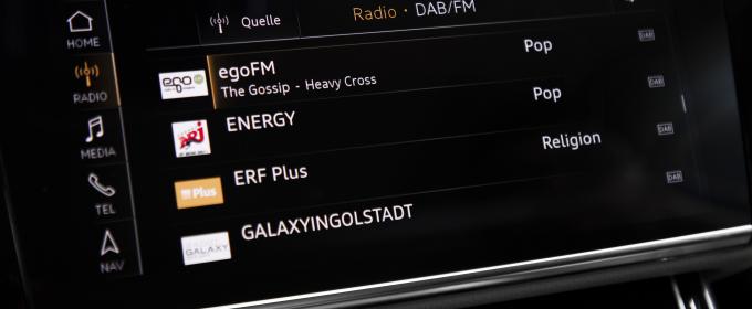 Image of radio in car dashboard